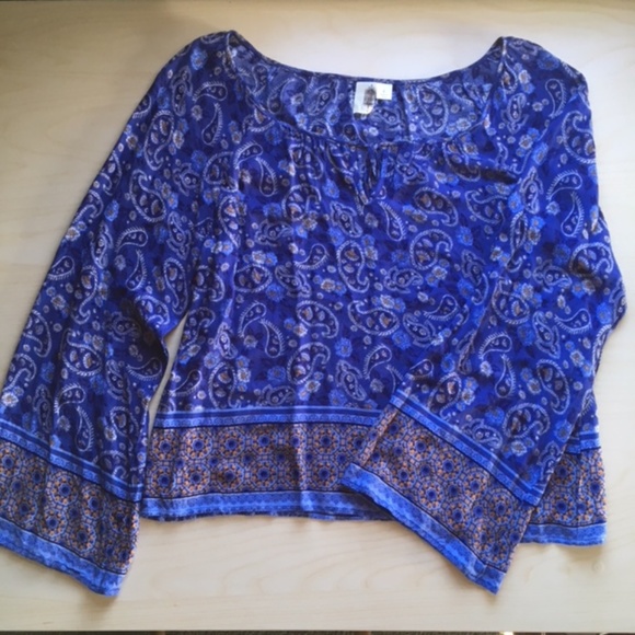 Francesca's Collections Tops - Bohemian Blouse Bell Sleeves SIZE L